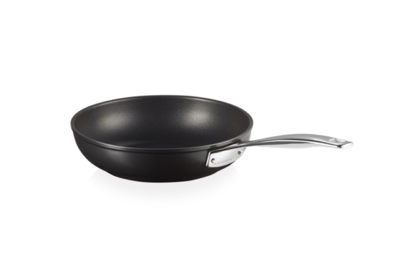 Le Creuset - Anti-aanbak sauteerpan in Zwart 24cm 2,31l Le Creuset - Anti-aanbak sauteerpan in Zwart 24cm 2,31l