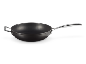 Le Creuset - Anti-aanbak sauteerpan + handvat in Zwart 30cm 3,72l Le Creuset - Anti-aanbak sauteerpan + handvat in Zwart 30cm 3,72l