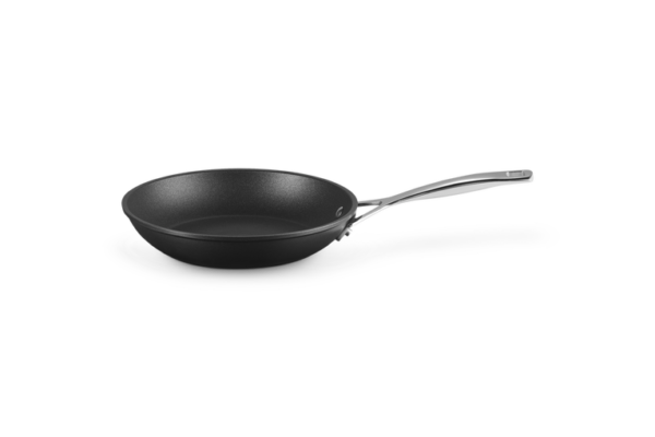 LE CREUSET - Koekenpan met 4x Sterkere Anti-Aanbaklaag 22 CM LE CREUSET - Koekenpan met 4x Sterkere Anti-Aanbaklaag 22 CM