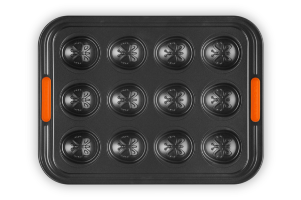 LE CREUSET - 12 CUP EASTER EGG TRAY LE CREUSET - 12 CUP EASTER EGG TRAY