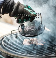 BIG GREEN EGG - CAST IRON GRILL PRESS BIG GREEN EGG - CAST IRON GRILL PRESS