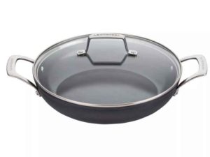 LE CREUSET - Provencaalse sauteuse met glazen deksel 28cm LE CREUSET - Provencaalse sauteuse met glazen deksel 28cm