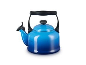 Le Creuset - Fluitketel ""Tradition"" in Marseilleblauw 2,1l Le Creuset - Fluitketel ""Tradition"" in Marseilleblauw 2,1l