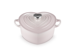 LE CREUSET - Braadpan Hart in Geëmailleerd Gietijzer met RVS Hartjesknop Shell Pink LE CREUSET - Braadpan Hart in Geëmailleerd Gietijzer met RVS Hartjesknop Shell Pink